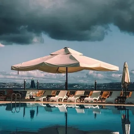 Blue Pier Hotel *