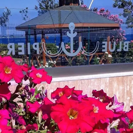 Blue Pier Hotel *