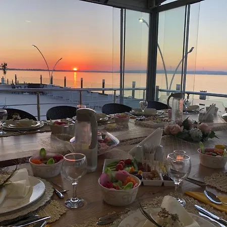 Hotel Blue Pier *
